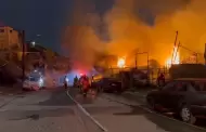 Incendio en taller mecnico moviliz a cinco estaciones de bomberos en Tijuana