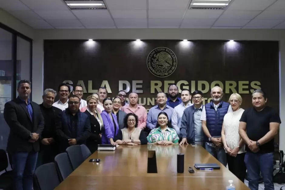 Se rene presidenta municipal Alejandra Padilla Orozco con alcaldesa electa Rocio Adame Muoz