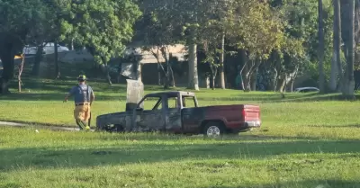 Se incendia camioneta en Zona Ro