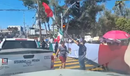 Trabajadores del Poder Judicial bloquean rampa ascendente al bulevar Fundadores