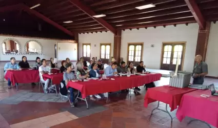 Capacita CESPT a sector restaurantero de Playas de Rosarito para un manejo adecu