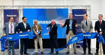 Reconoce secretario Kurt Honold talento de BC durante expansin de Panasonic en 