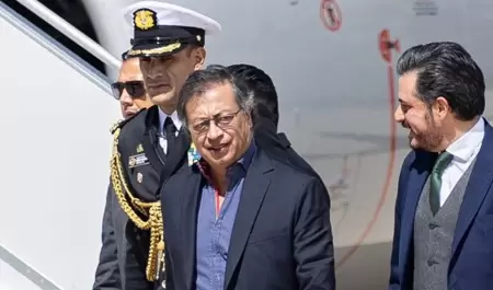 El presidente de Colombia, Gustavo Petro, llega al AIFA para asistir a la toma d