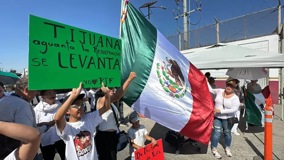 Protestan trabajadores del Poder Judicial y abogados contra reforma en la Garita de Otay