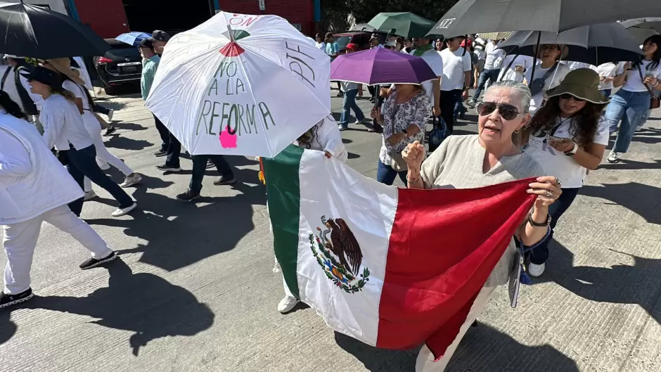 Protestan trabajadores del Poder Judicial y abogados contra reforma en la Garita de Otay