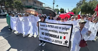 Protestan trabajadores del Poder Judicial y abogados contra reforma en la Garita