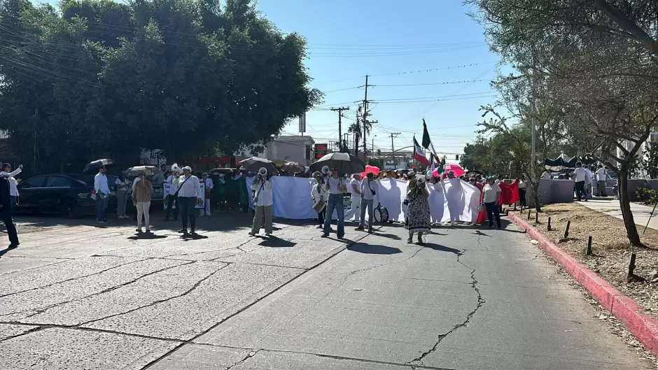 Protestan trabajadores del Poder Judicial y abogados contra reforma en la Garita de Otay