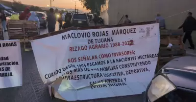 Posesionarios de Maclovio Rojas bloquearon carretera al aeropuerto de Tijuana; e