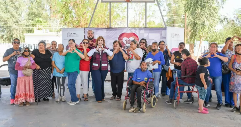 Benefician a residentes del Valle de Mexicali con apoyos sociales