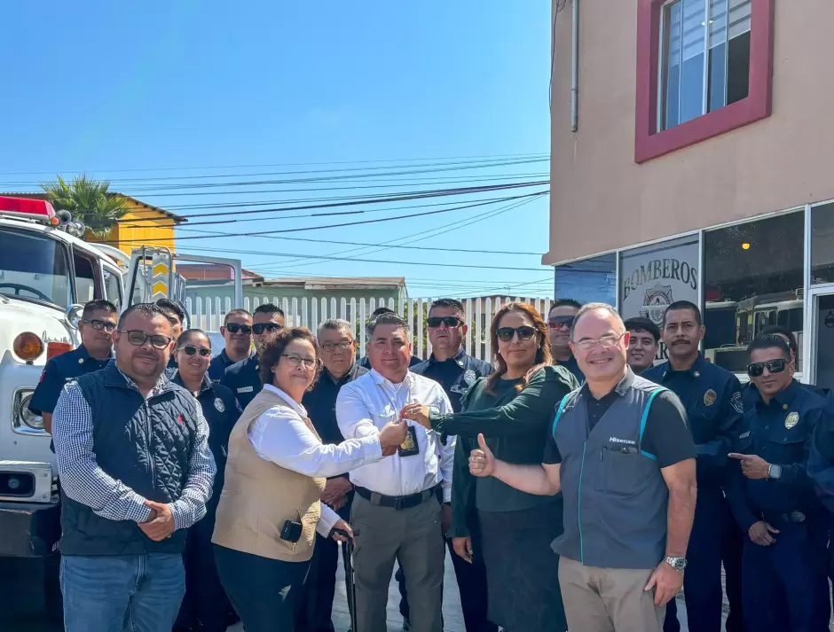 Reciben donativo de dos unidades del Patronato Pro Bomberos