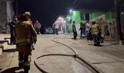 Incendio consume dos viviendas, una asegurada por la Fiscala