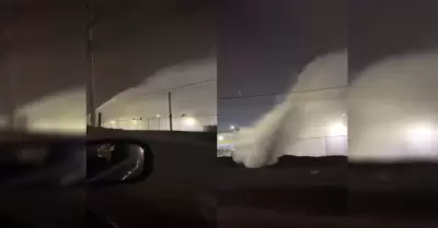 Fuga de agua frente a la Central de Autobuses afect servicio durante la madruga