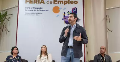 Hace STPS feria de empleo para jvenes en la UABC