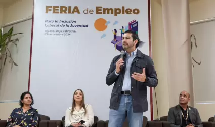 Hace STPS feria de empleo para jvenes en la UABC