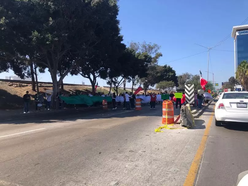 Trabajadores del Poder Judicial Federal bloquearon acceso hacia San Ysidro y colapsaron el trfico en Tijuana