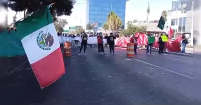 Trabajadores del Poder Judicial Federal bloquearon acceso hacia San Ysidro y col