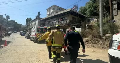 Pronta actuacin de Bomberos de Tijuana permite rescatar a una persona de un inc