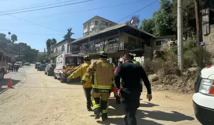 Pronta actuacin de Bomberos de Tijuana permite rescatar a una persona de un inc