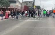 Padres de familia se manifestaron por falta de maestros frente a escuela primaria en Tijuana