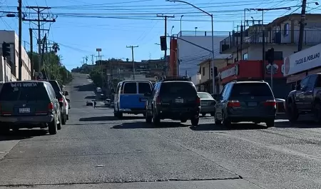 Vecinos de la colonia Altamira alertan sobre semforos y postes en mal estado