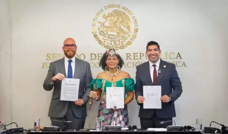 Armando Ayala se rene con la Reina Diambidel Reino de Luba, Repblica del Congo