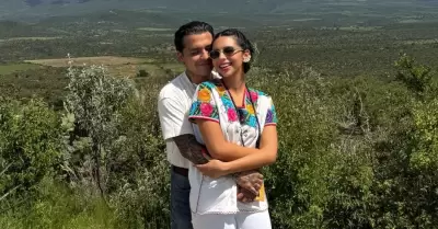 ngela Aguilar y Christian Nodal