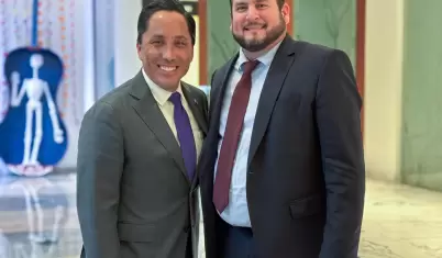 Todd Gloria e Ismael Burgueo Ruiz