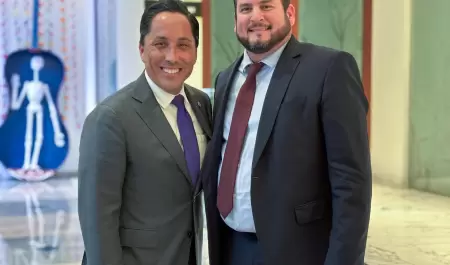 Todd Gloria e Ismael Burgueo Ruiz