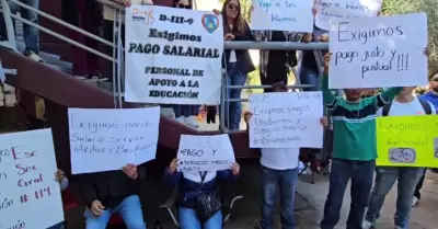 500 trabajadores interinos de escuelas, no han cobrado por falta de 4 nminas