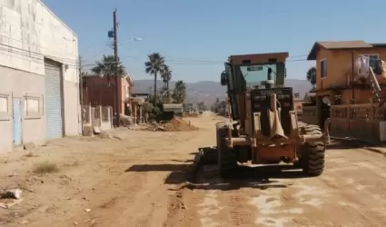 Atiende Gobierno de Ensenada peticiones de raspado de vialidades