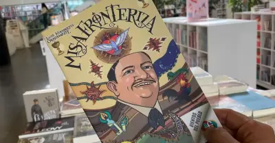 Luis Humberto Crostwhaite presentar si libro Misa Fronteriza