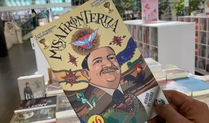 Luis Humberto Crostwhaite presentar si libro Misa Fronteriza