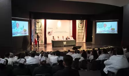 Entrega IMSS BC 38 reconocimientos a personal de salud de base y confianza