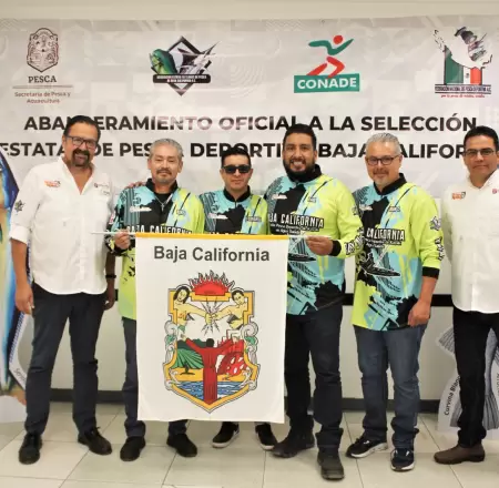 Abanderan a la seleccin estatal de pesca deportiva en kayak