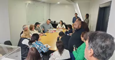 Atienden a vecinos de Lomas de Agua Caliente