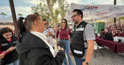 Entrega de apoyos de los programas "Tarjeta violeta" y "Adulto mayor"