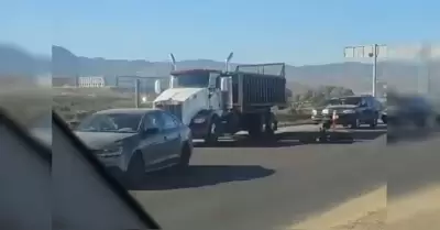 Motociclista fue atropellado en la carretera libre Tecate-Tijuana