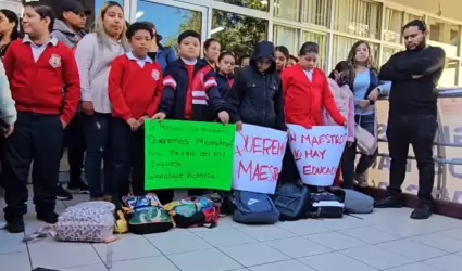 Toman instalaciones del Sistema Educativo en reclamo de maestros para la Escuela