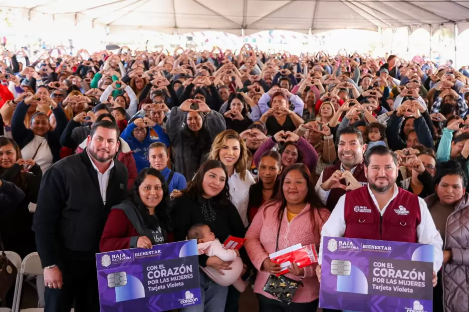 Gobernadora Marina del Pilar entrega mil 400 Tarjetas Violeta en Tijuana