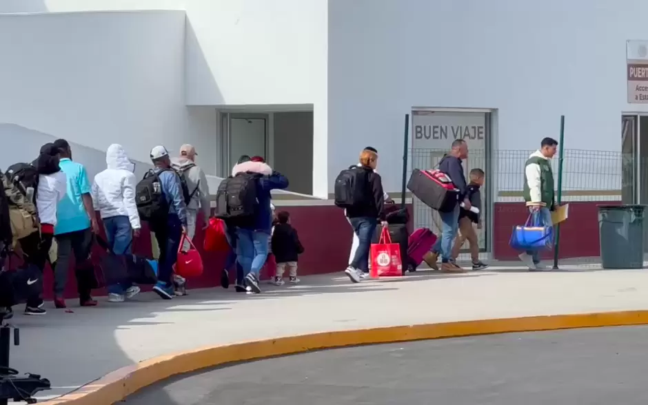 Ciudadanos y migrantes cruzan la frontera en jornada histrica por las elecciones presidenciales en Estados Unidos