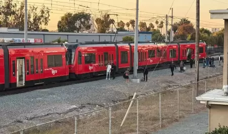 Choque que descarrila el Trolley de San Diego entre la Palomar y la H