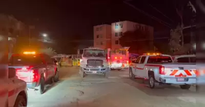 Reportan incendio de departamento en Torres del Lago