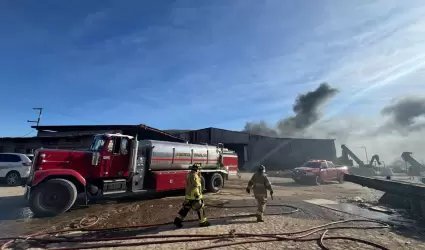 Incendio en recicladora