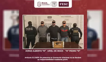 Detiene FESC a tres hombres en poder de arma de un arma de fuego; viajaban en ve