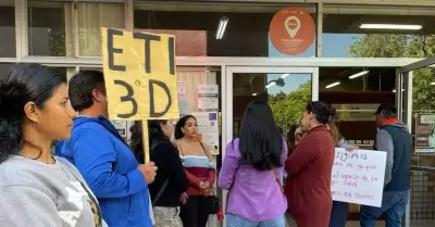 Manifestacin de padres de familia de "La Eti"