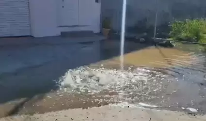 Derrame de aguas negras en Valle de las Flores persiste sin atencin desde septi