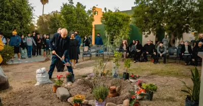 Plantan un rbol en Memoria de Ana Velia Guzmn y Maldonado en la UABC