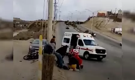 Dos heridos en accidente entre motocicleta y automvil en el bulevar Barcelona