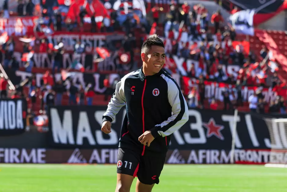 Aficin Xoloitzcuintle apoy a su equipo en el entrenamiento rojinegro