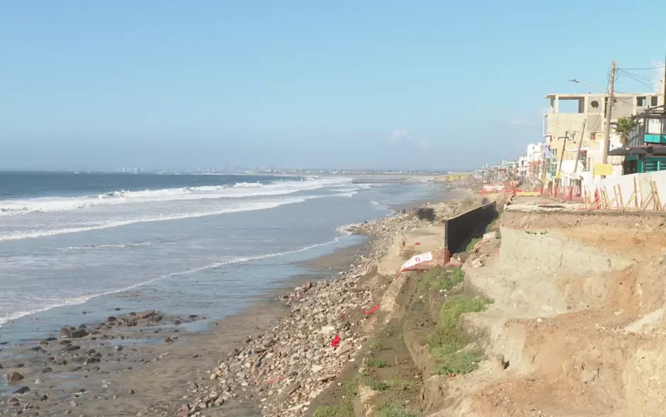 Peligro en Playas de Tijuana por marea alta